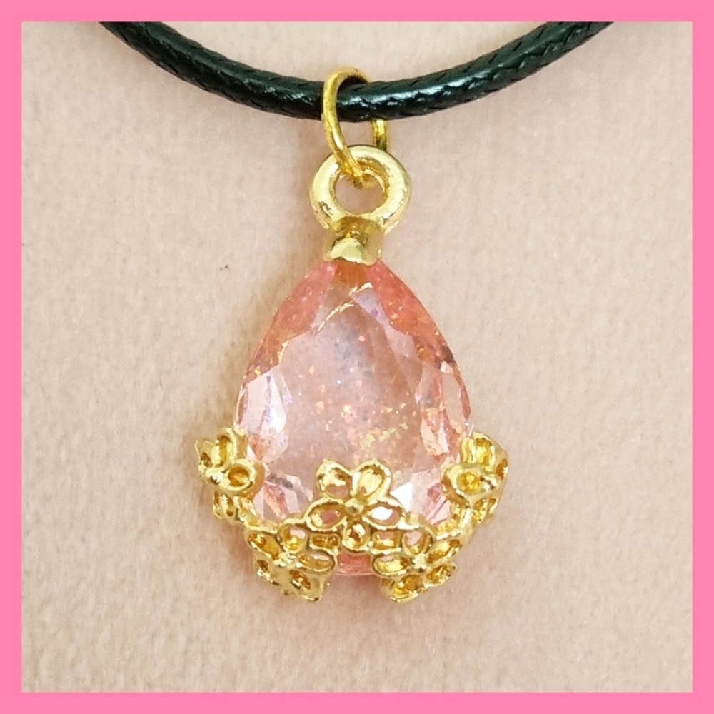 Necklace | Sparkle Pendant | Gorgeous, Glamourous & Glitzy 🩷 - Picture 4 of 11